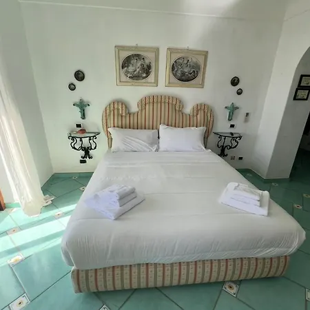 La Canostra Capri - Luxury Ad